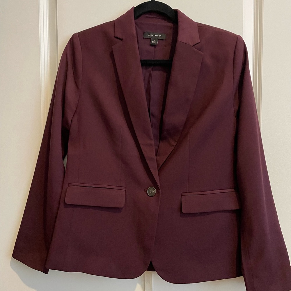 Ann Taylor Petite Notched One Button Blazer in Wool Blend Stretch - Midnight Fig